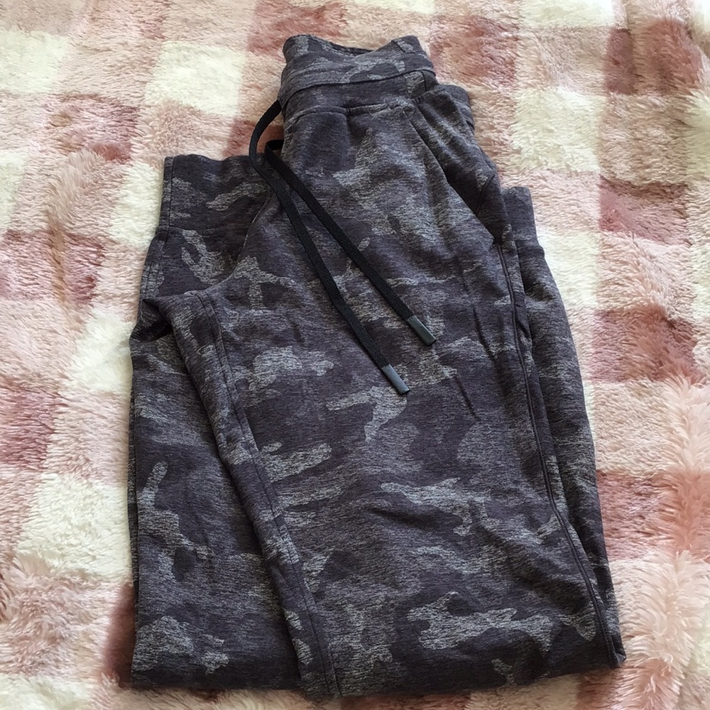 Lululemon Dark Camouflage Joggers 2